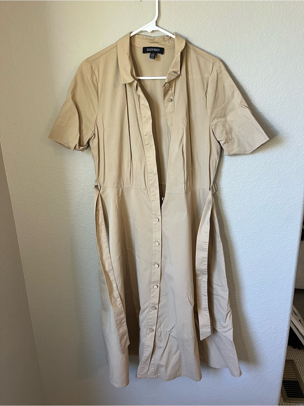 Ellen Tracy Tan Beige Belted Midi Shirt Dress Size M Quiet Luxury Casual - Stain